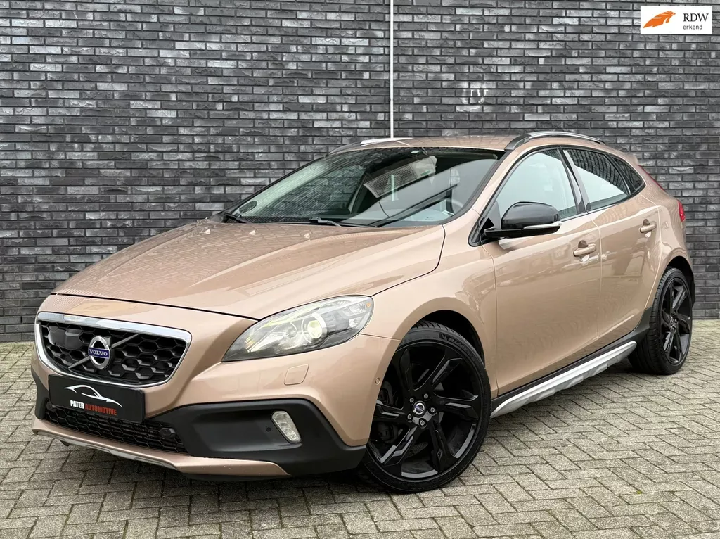 Volvo V40 Cross Country (2013) — foto 1