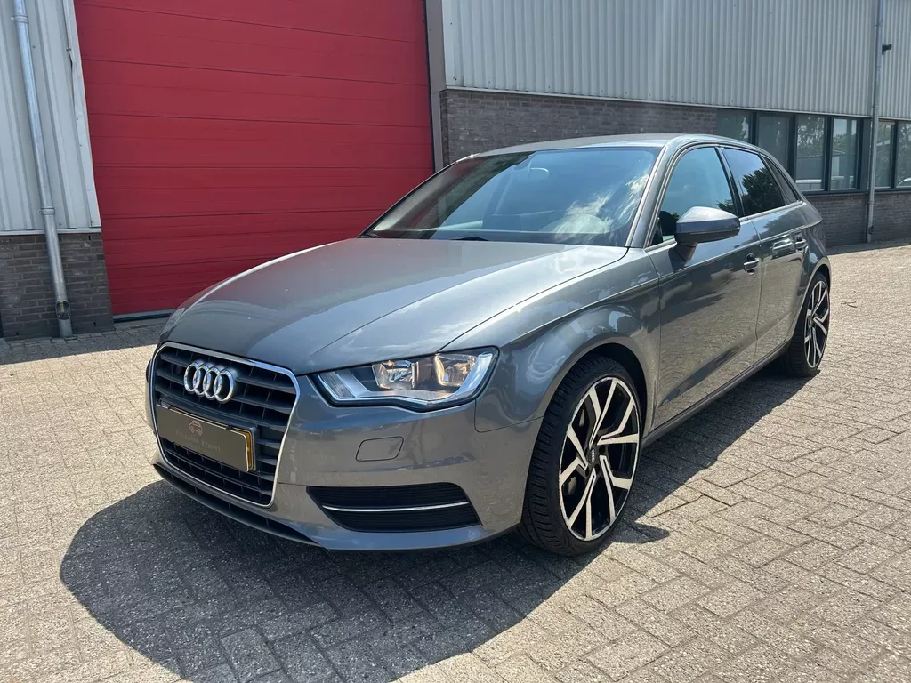Audi A3 (2015) — foto 1