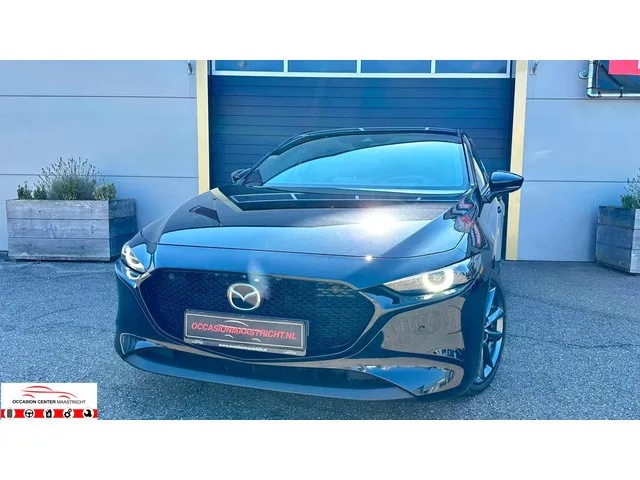 Mazda 3 (2020) — foto 1