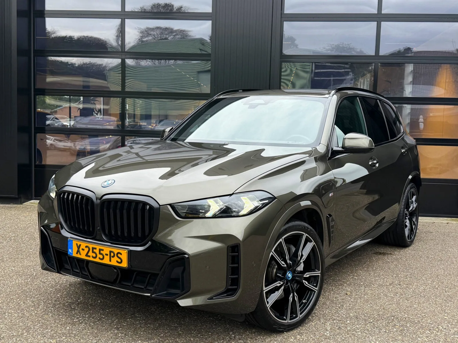 BMW X5 (2024) — foto 1