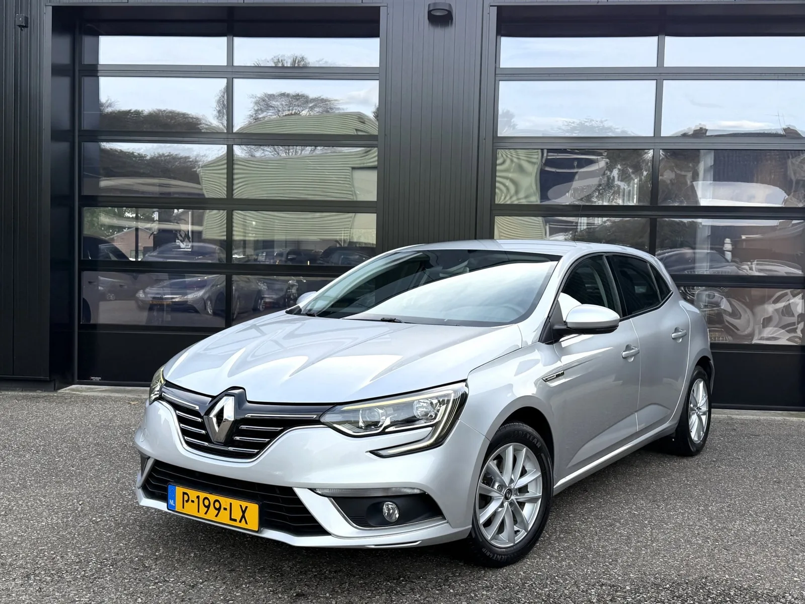 Renault Mégane (2016) — foto 1