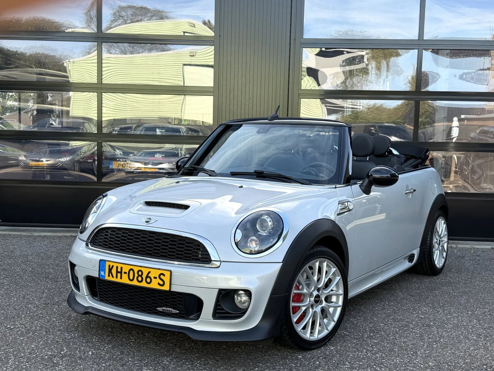 MINI Cabrio (2012) — foto 1