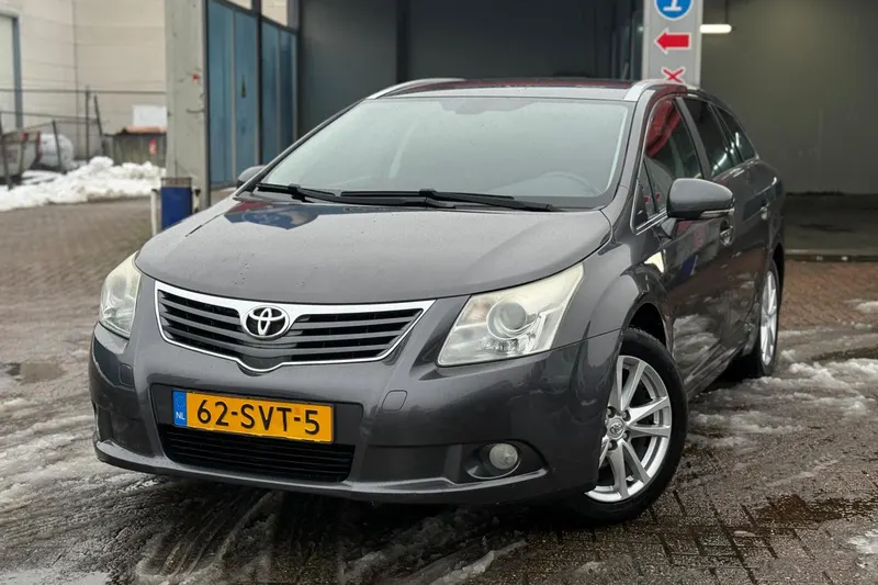 Toyota Avensis (2012)