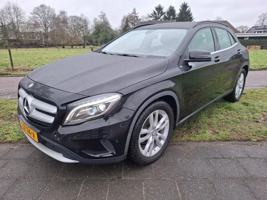 Mercedes-Benz GLA (2014) — foto 1
