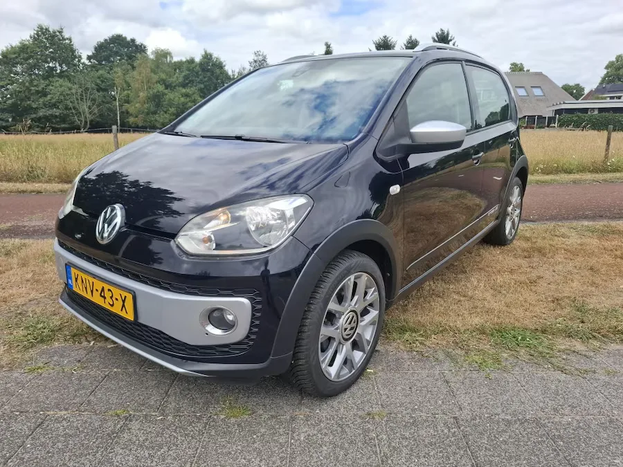 Volkswagen Up! (2013) — foto 1