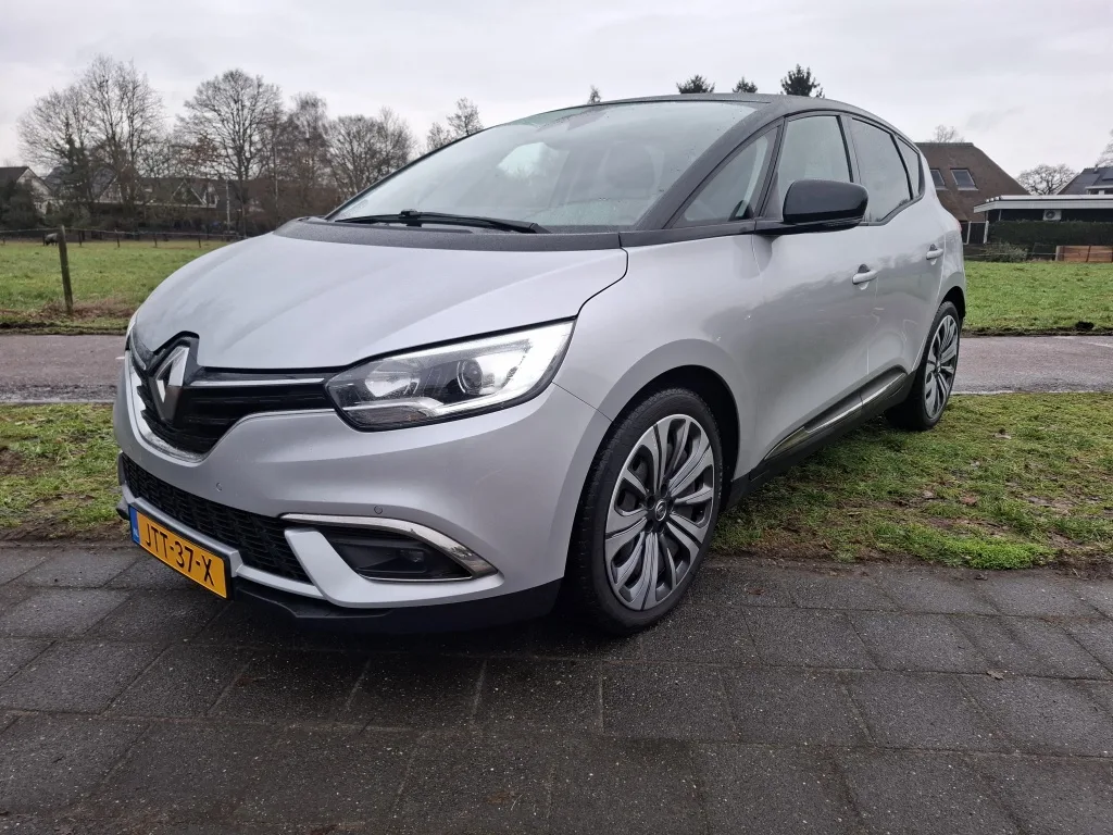 Renault Scénic (2022) — foto 1