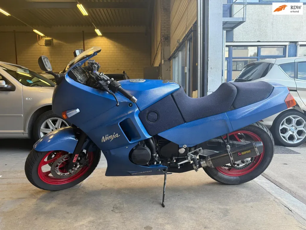 Kawasaki GPX 600 (1991) — foto 1
