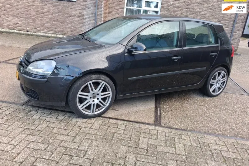Volkswagen Golf (2004)