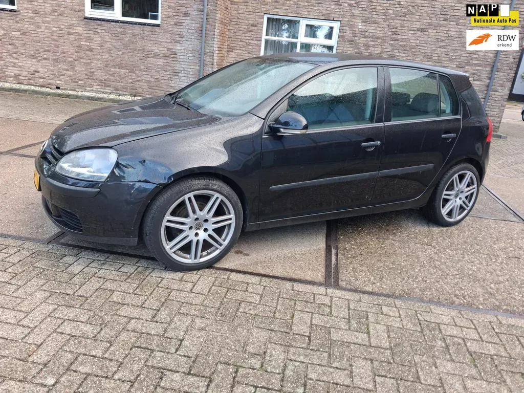 Volkswagen Golf (2004) — foto 1