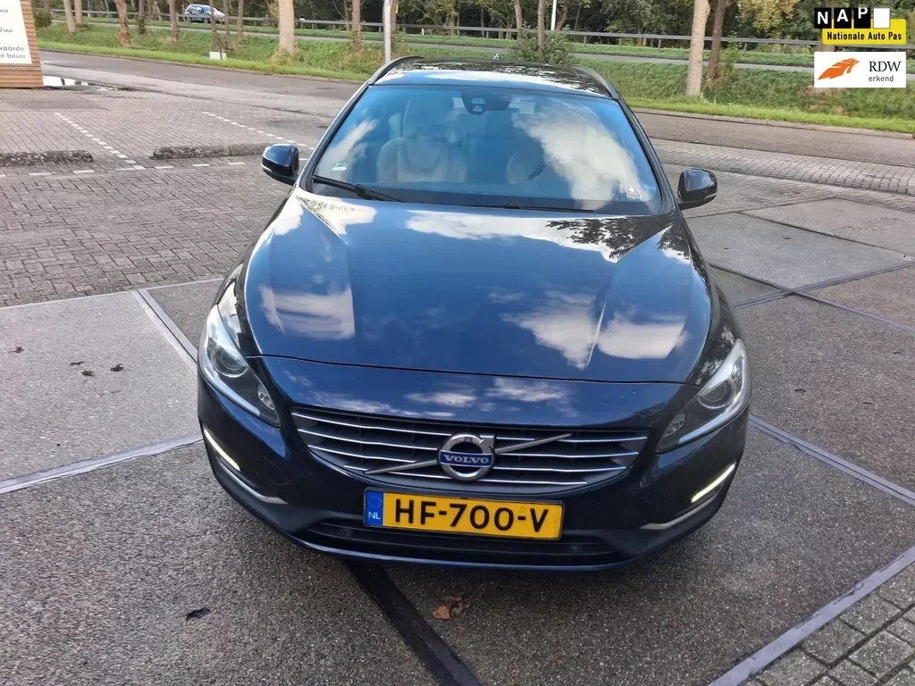 Volvo V60 (2015) — foto 1