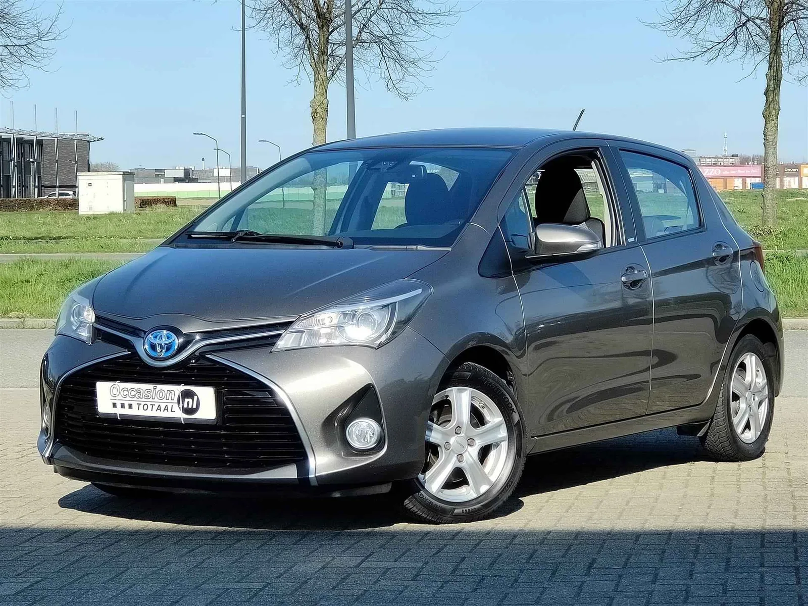 Toyota Yaris (2016) — foto 1