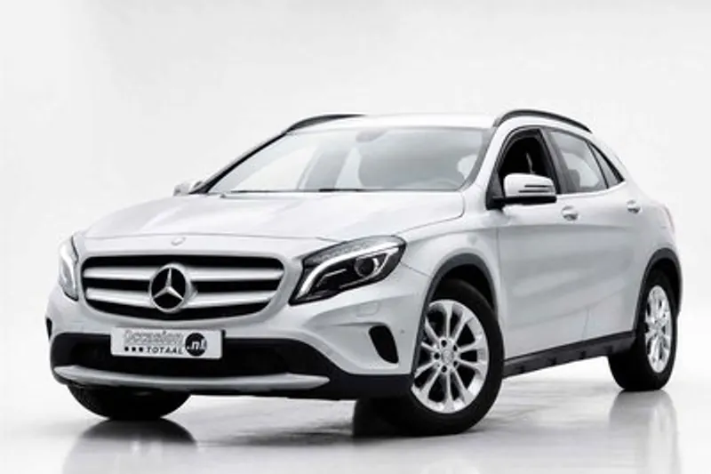 Mercedes-Benz GLA (2015)