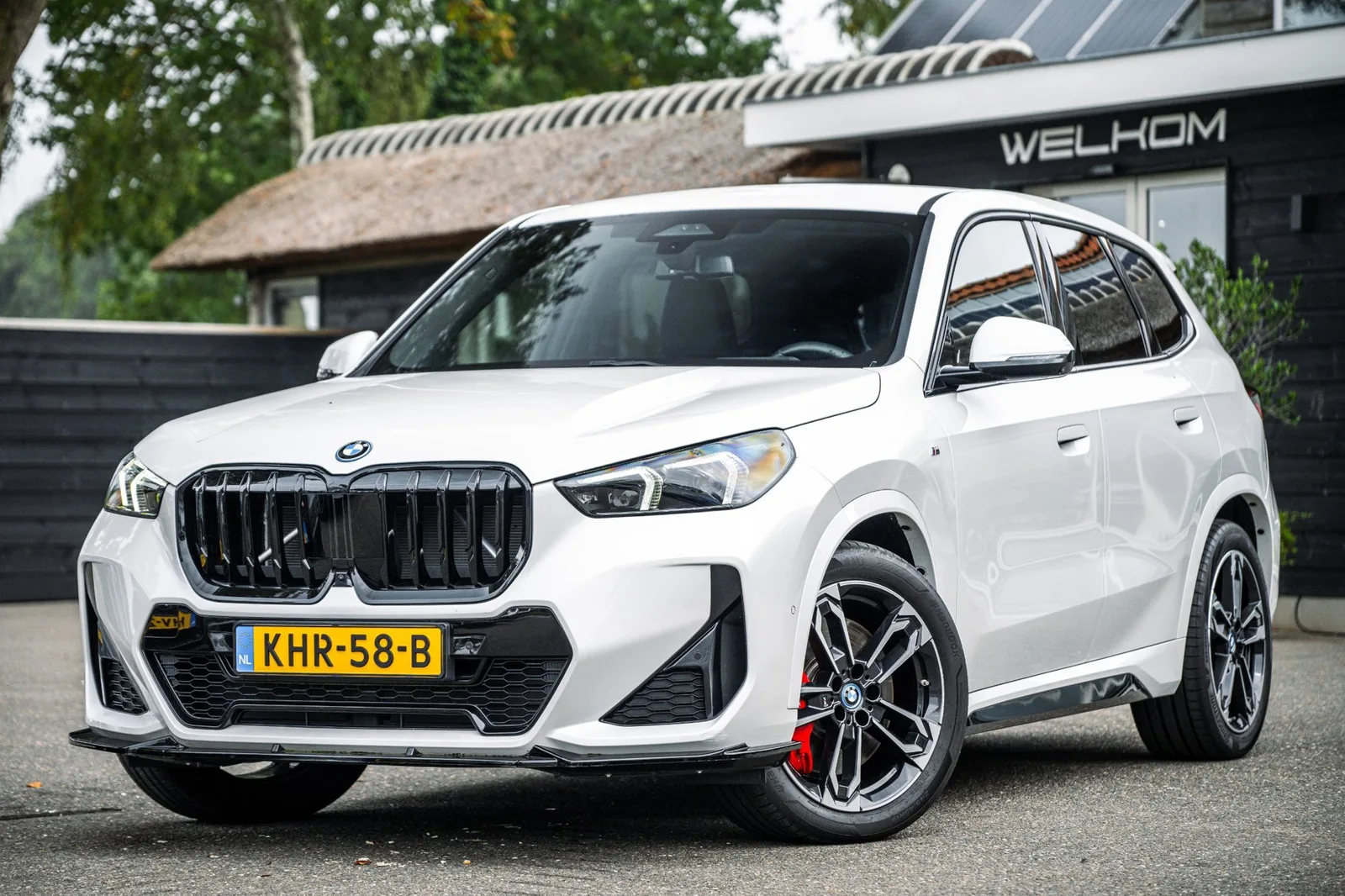 BMW iX1 (2025) — foto 1