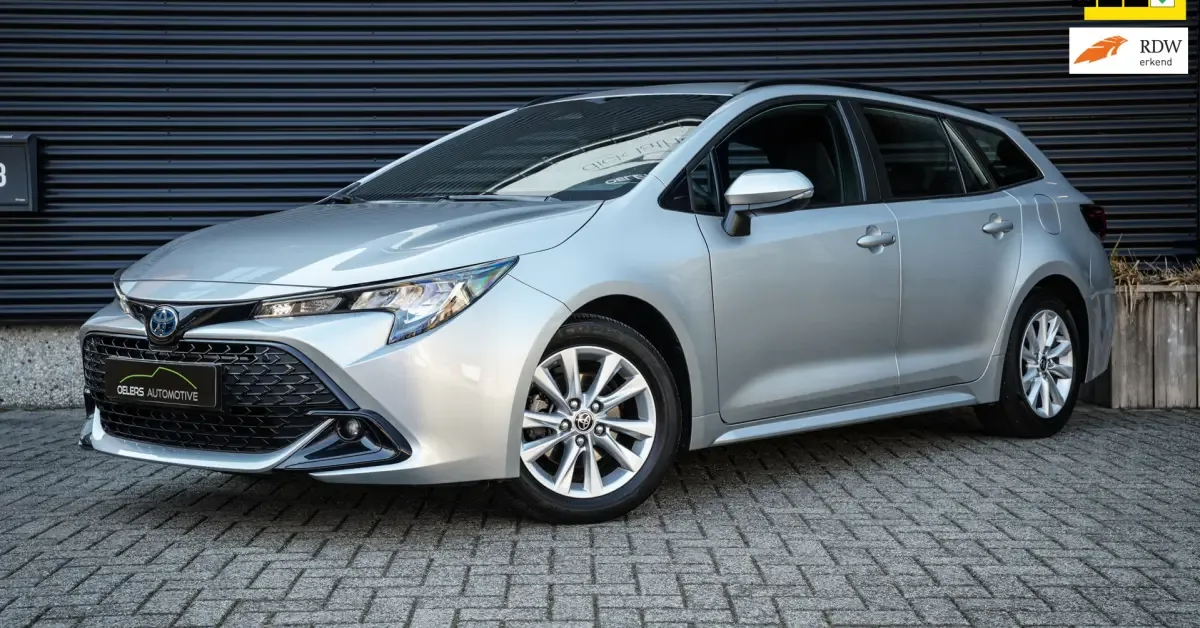 Toyota Corolla (2023) — foto 1