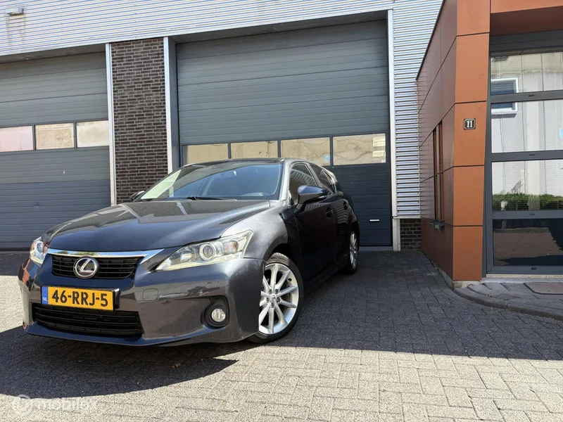 Lexus CT (2011) — foto 1