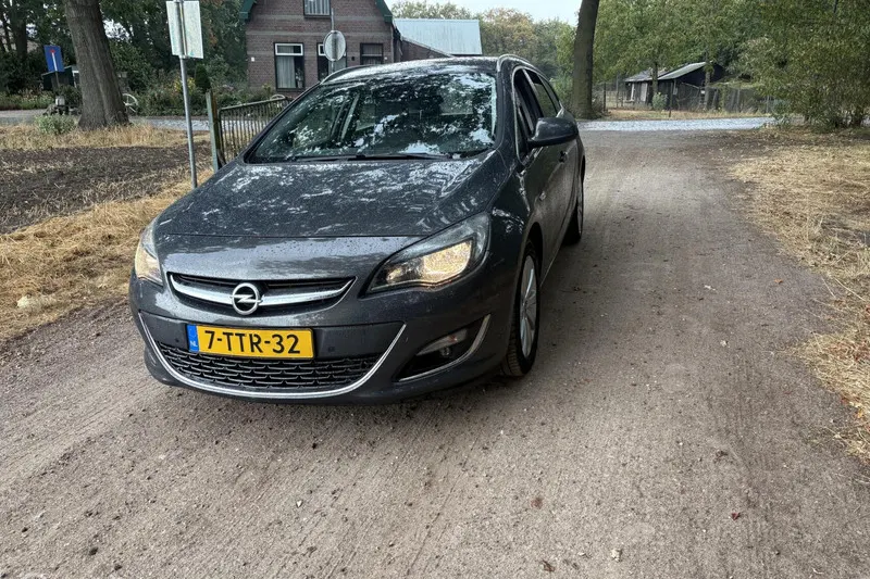 Opel Astra (2013)