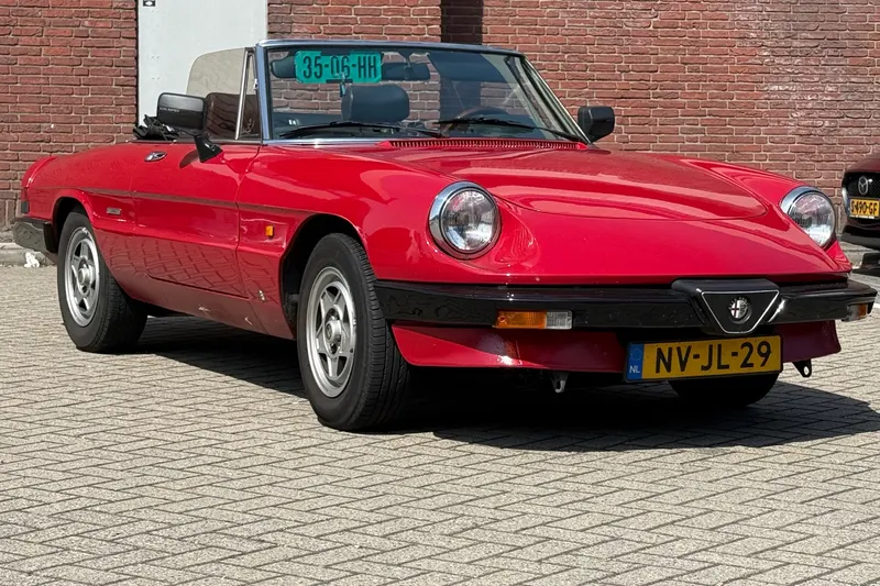 Alfa Romeo Spider (1988)