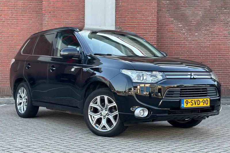 Mitsubishi Outlander (2013)