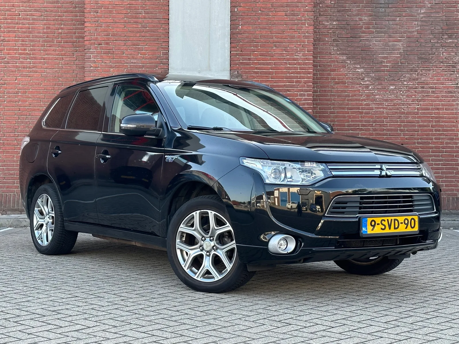 Mitsubishi Outlander (2013) — foto 1