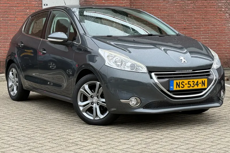 Peugeot 208 (2013)