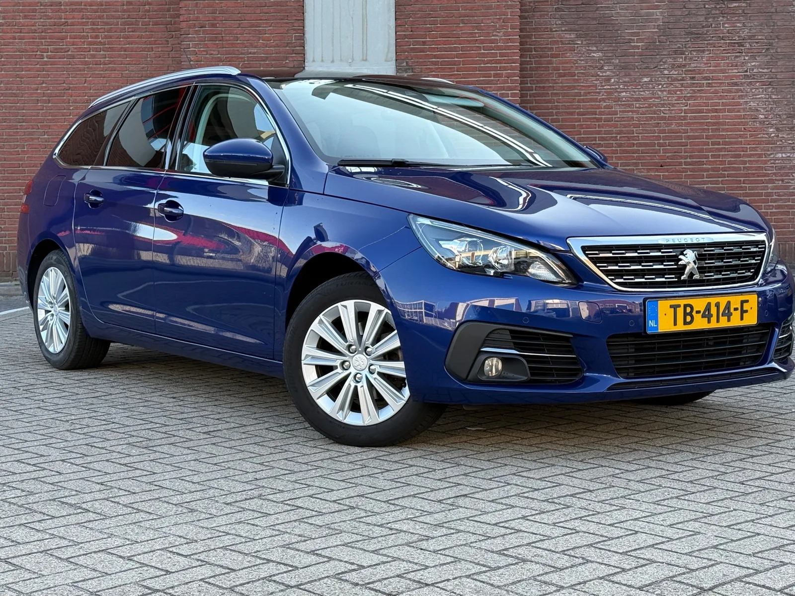Peugeot 308 (2018) — foto 1