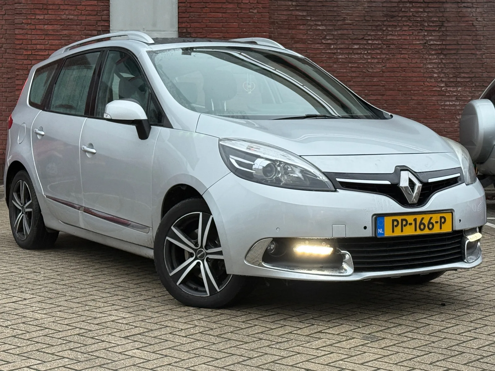 Renault Scénic (2013) — foto 1