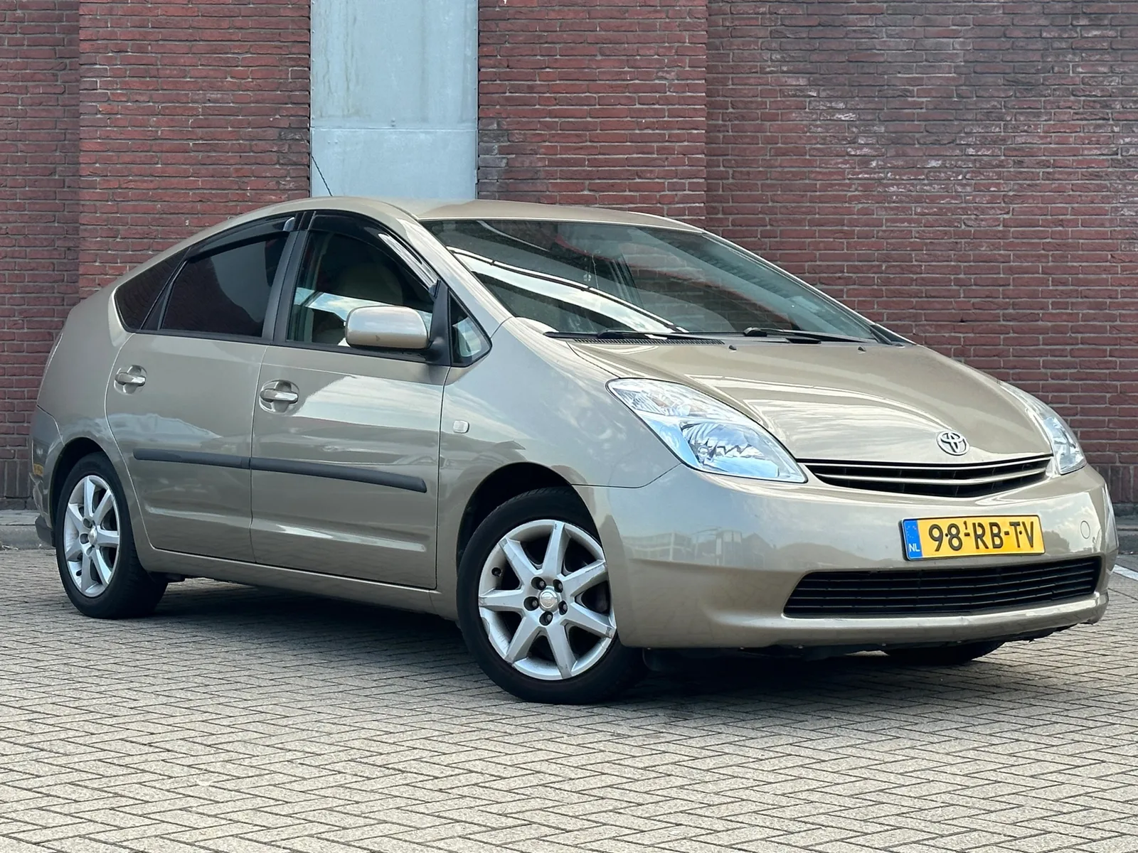 Toyota Prius (2005) — foto 1