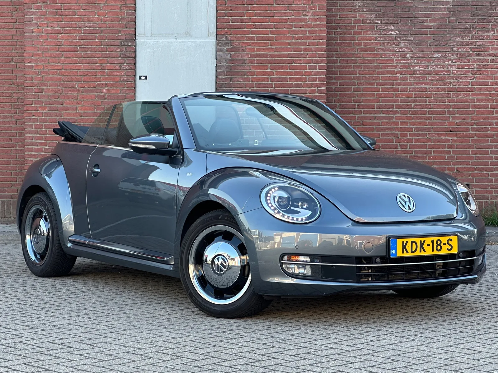 Volkswagen Beetle (2016) — foto 1