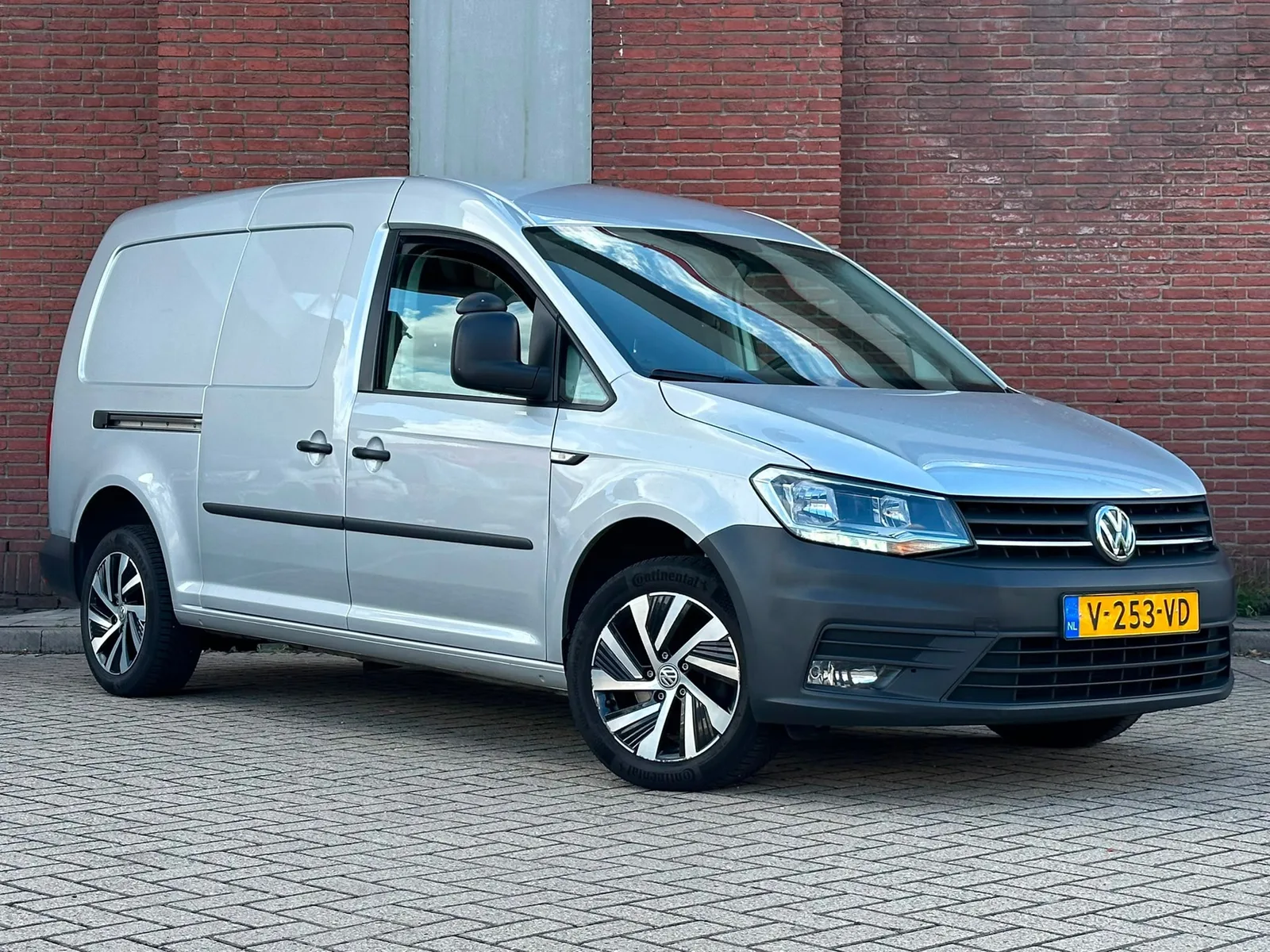 Volkswagen Caddy (2019) — foto 1