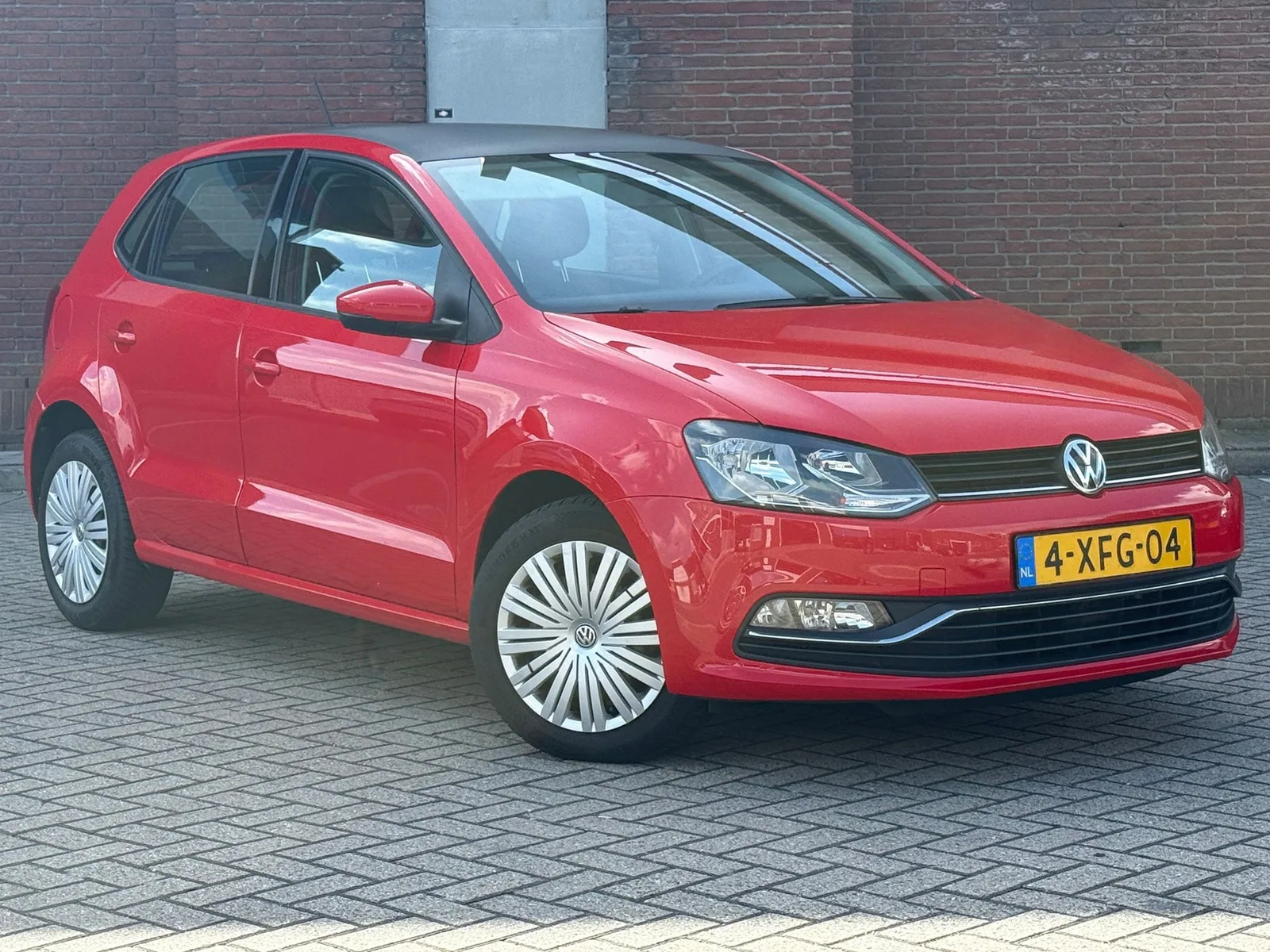 Volkswagen Polo (2014) — foto 1
