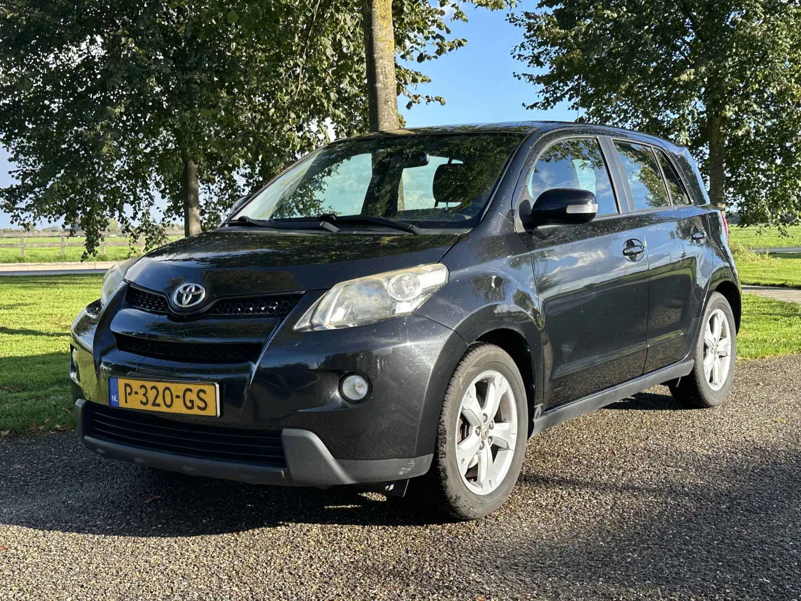 Toyota Urban Cruiser (2011) — foto 1