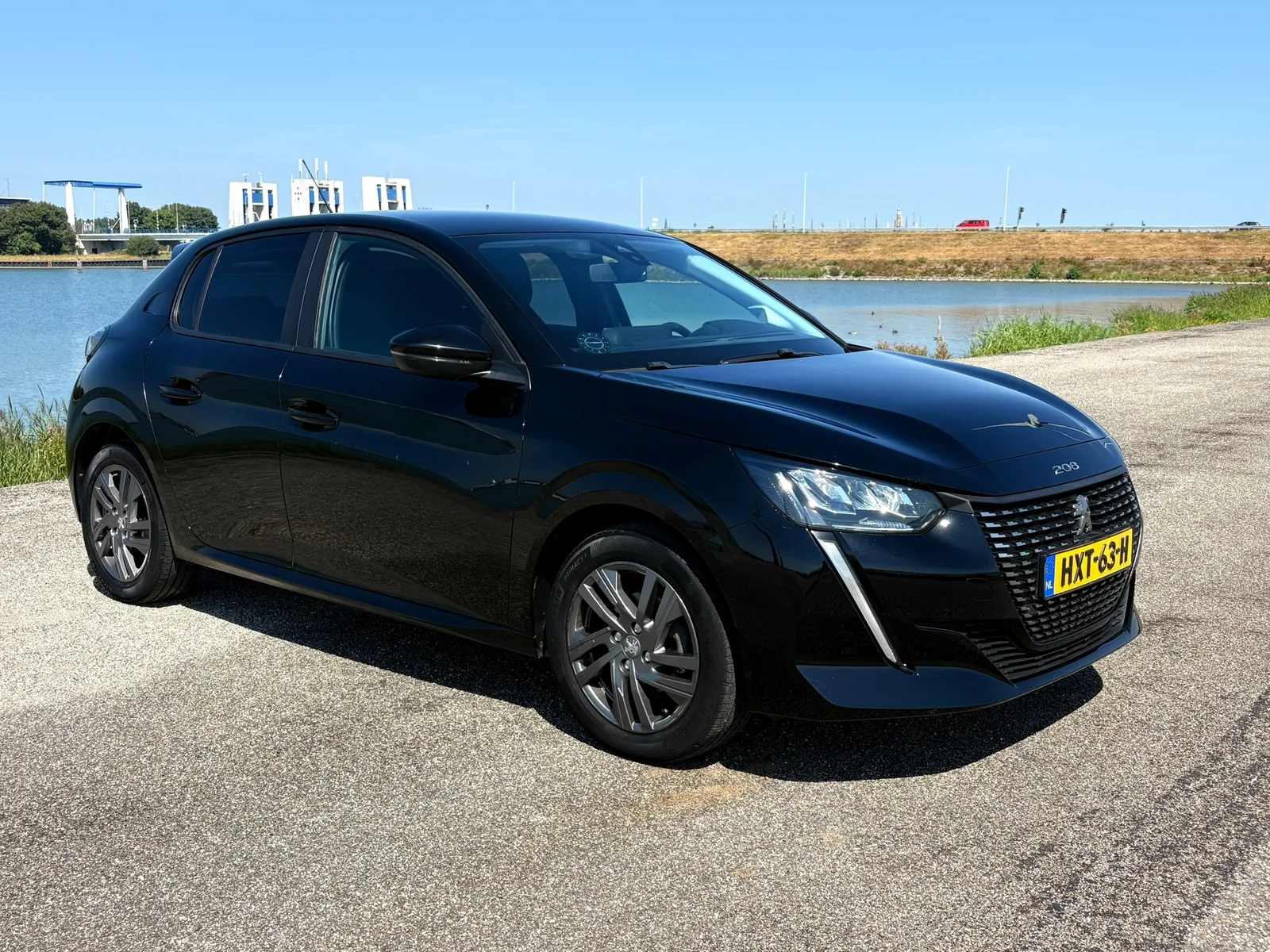 Peugeot 208 (2022) — foto 1