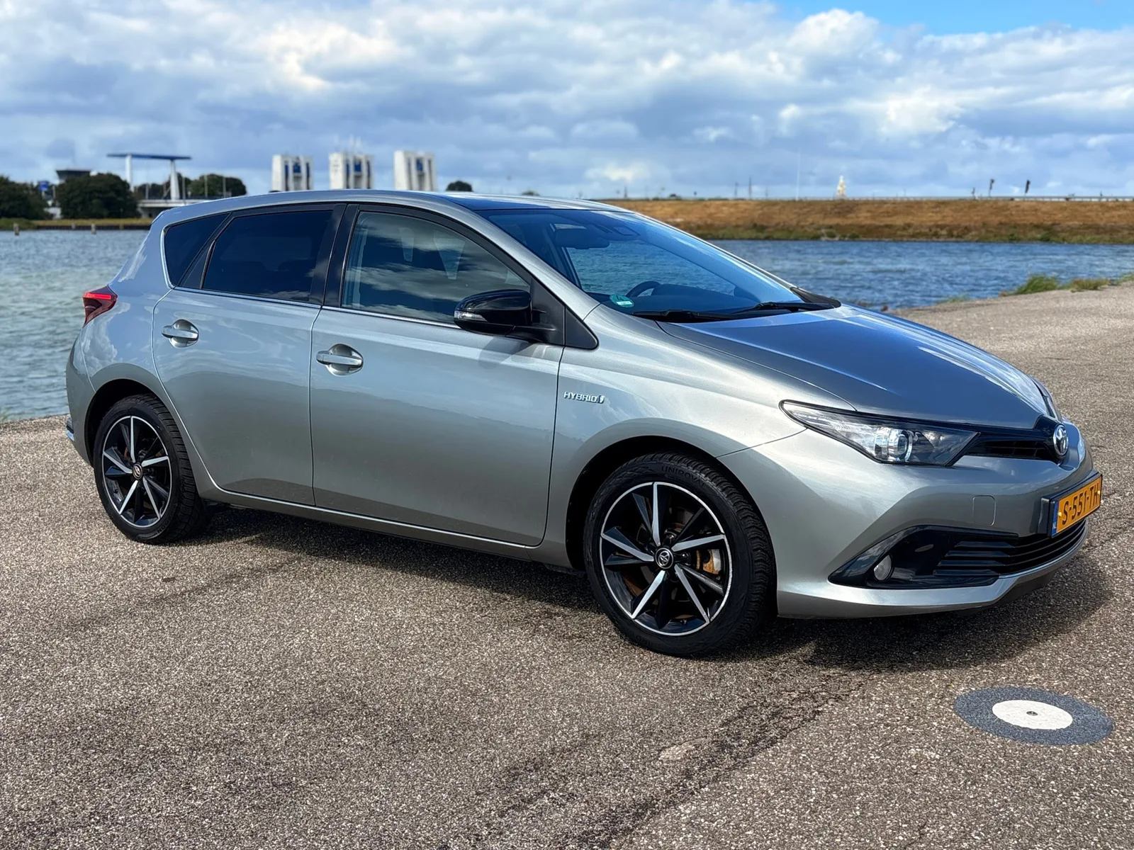 Toyota Auris (2019) — foto 1
