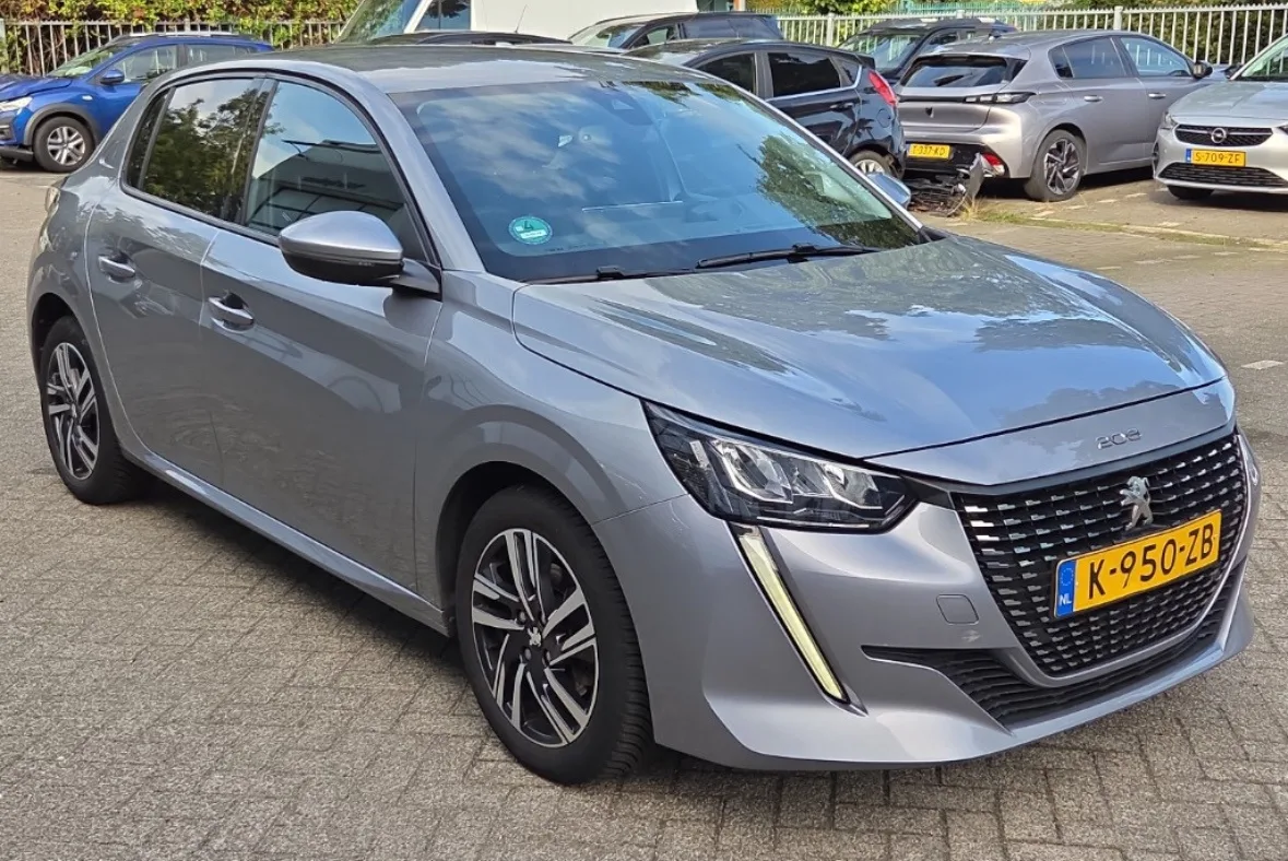 Peugeot 208 (2021) — foto 1