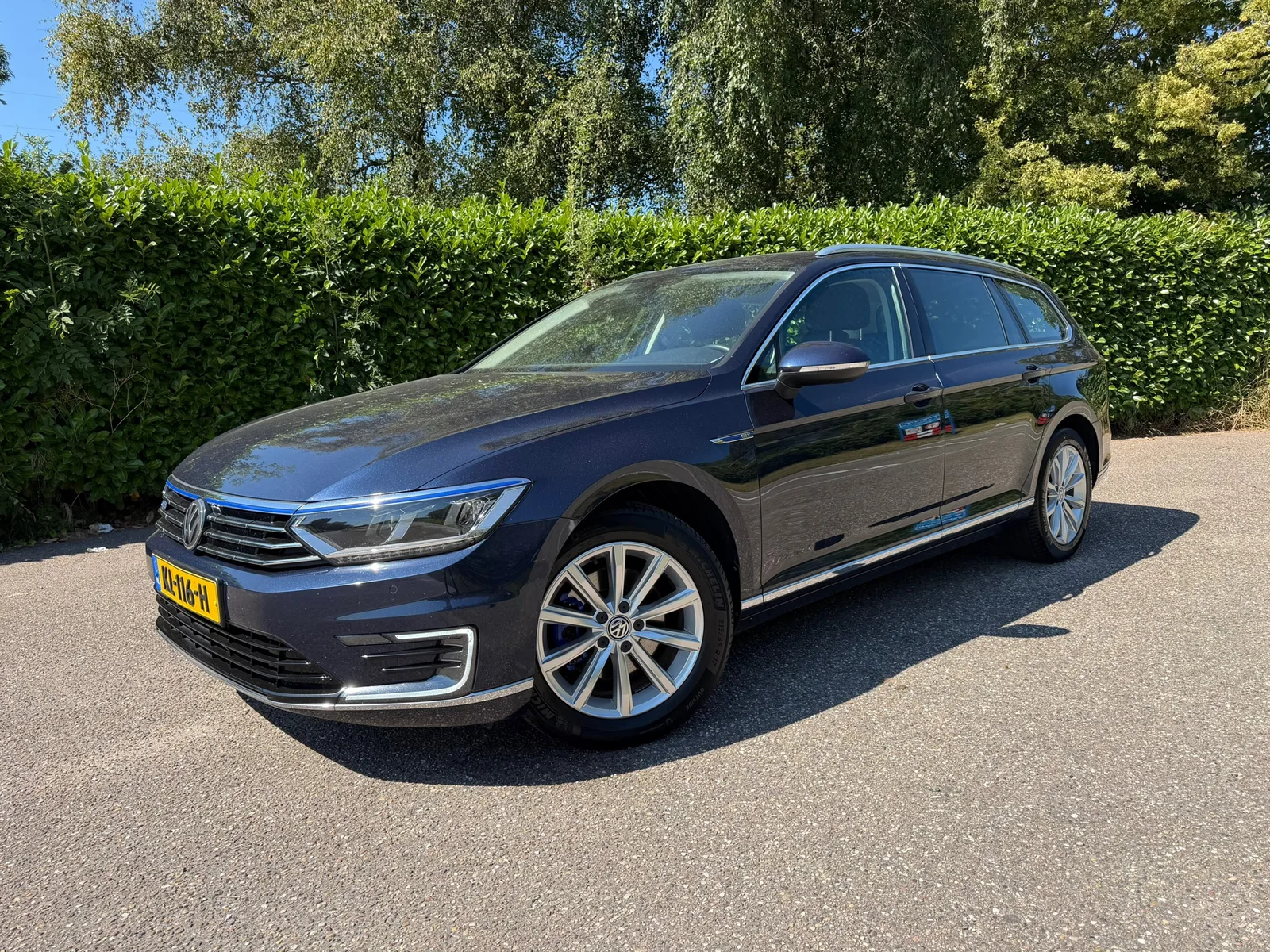 Volkswagen Passat (2016) — foto 1