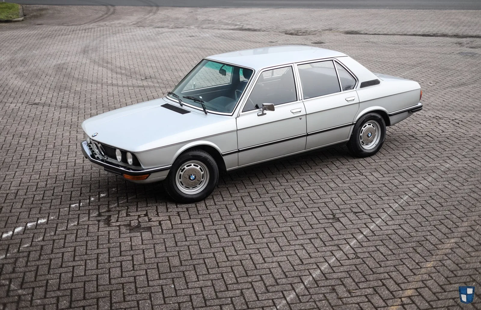 BMW 5-Serie (1976) — foto 1