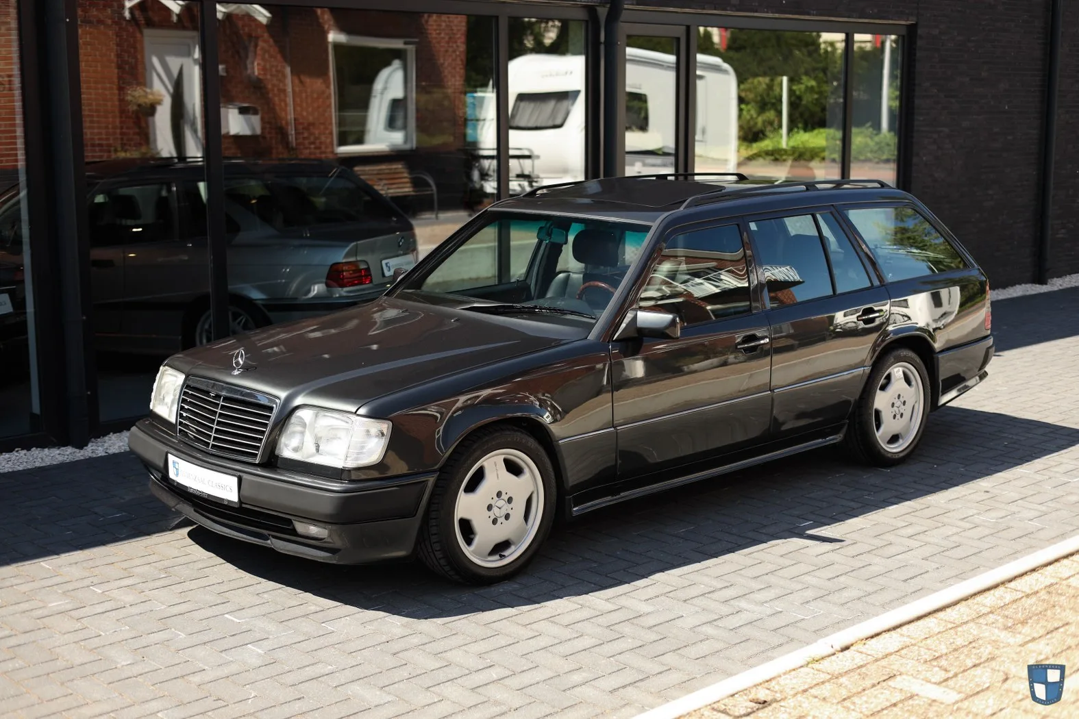 Mercedes-Benz 300TE (1991) — foto 1