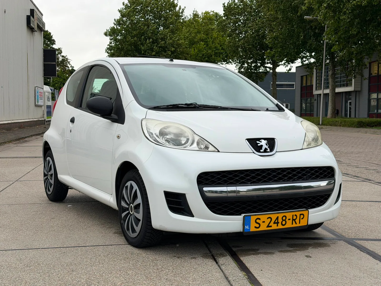 Peugeot 107 (2012) — foto 1