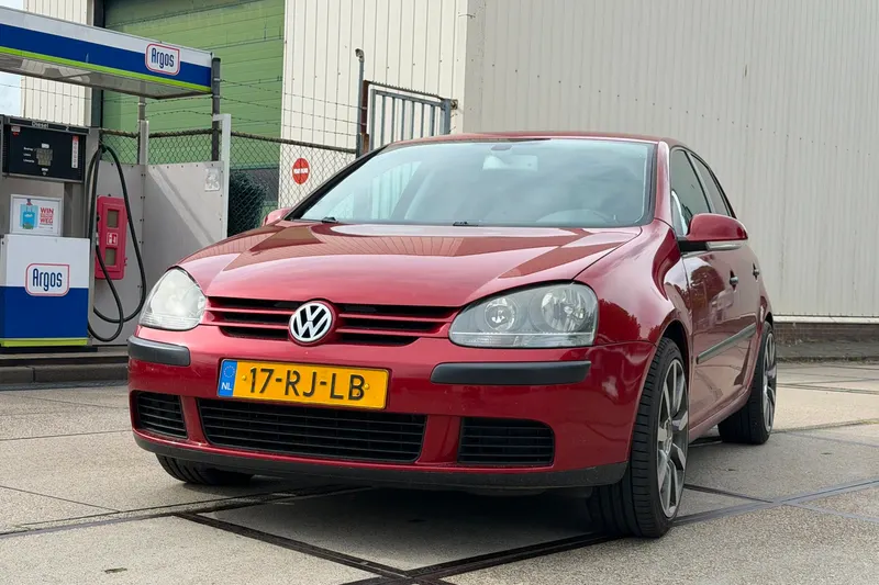 Volkswagen Golf (2005)