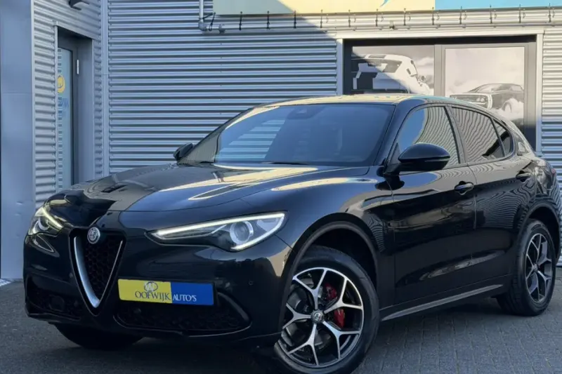 Alfa Romeo Stelvio (2018)