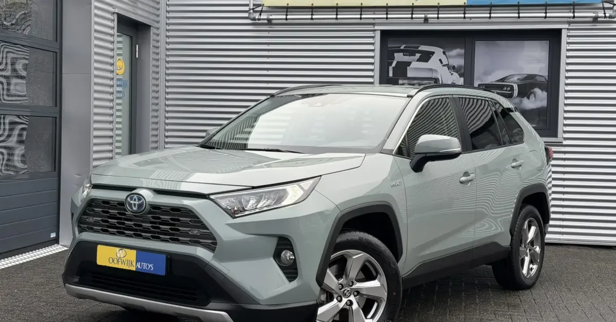 Toyota RAV4 (2022) — foto 1