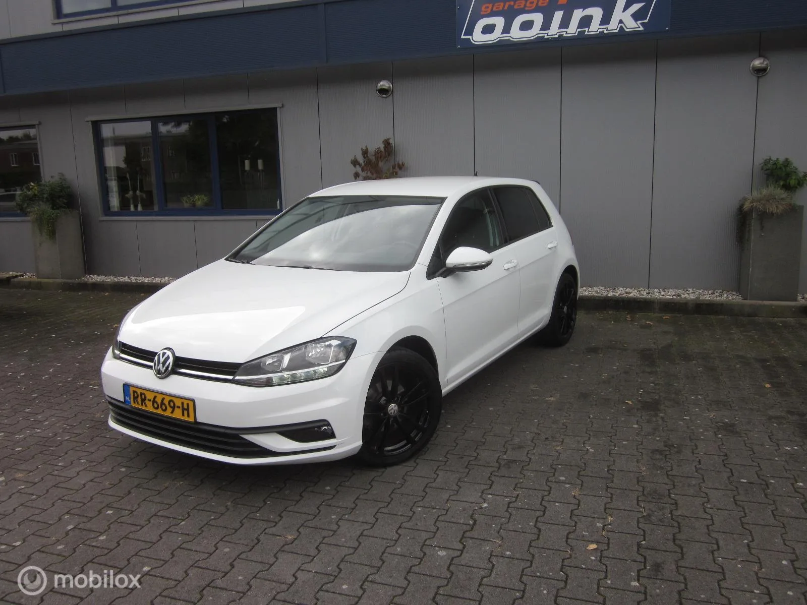 Volkswagen Golf (2018) — foto 1