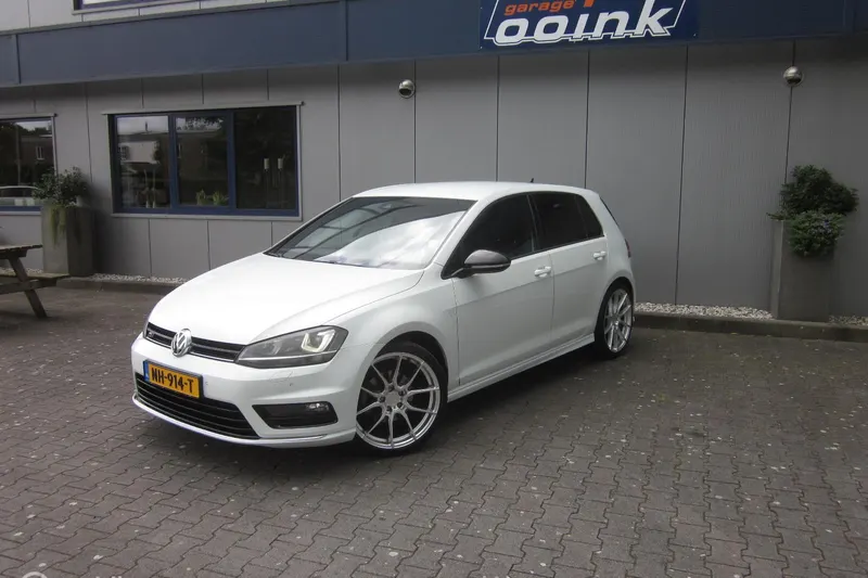 Volkswagen Golf (2016)