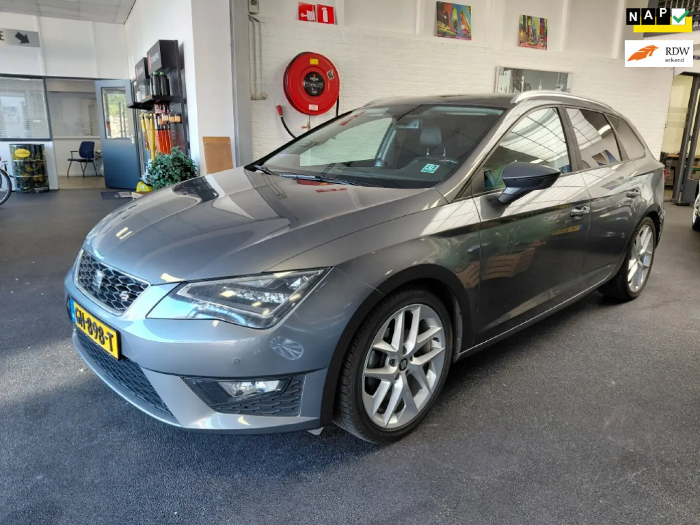 SEAT Leon (2015) — foto 1