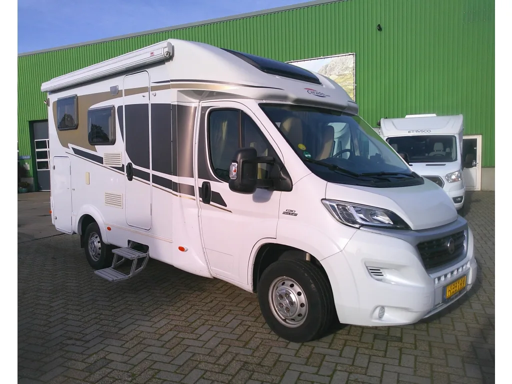 Carado fijne wendbare camper (2016) — foto 1
