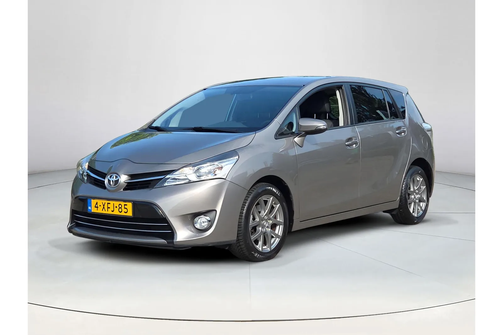 Toyota Verso (2014) — foto 1