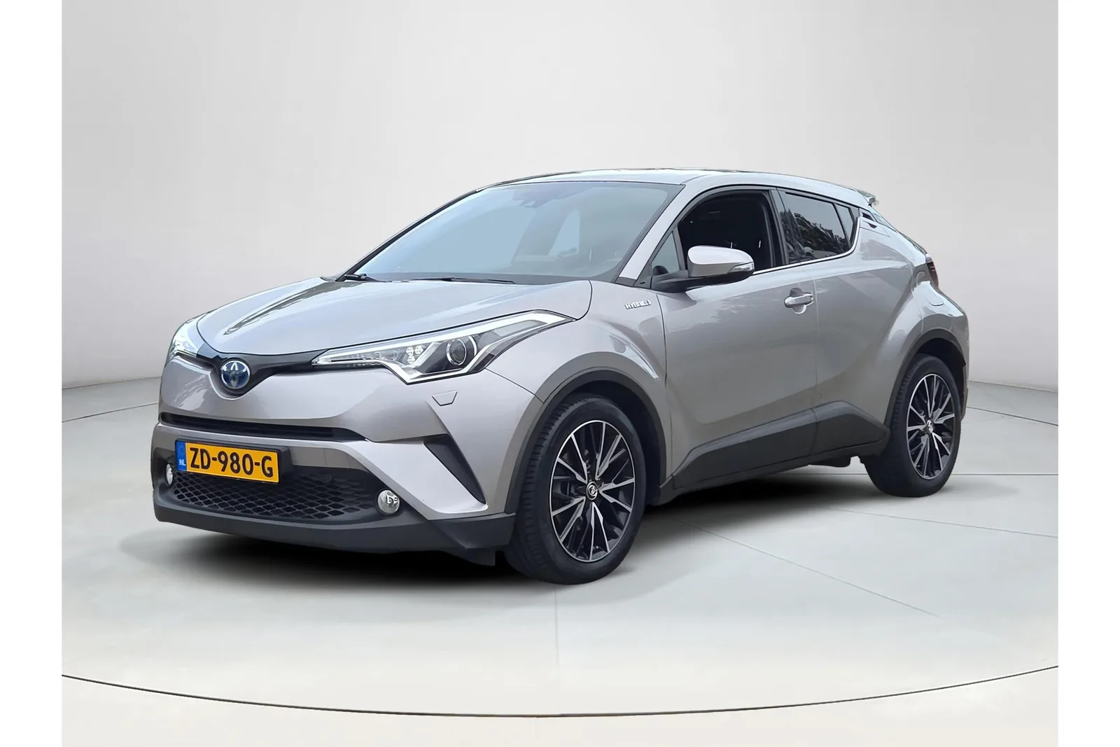 Toyota C-HR (2018) — foto 1