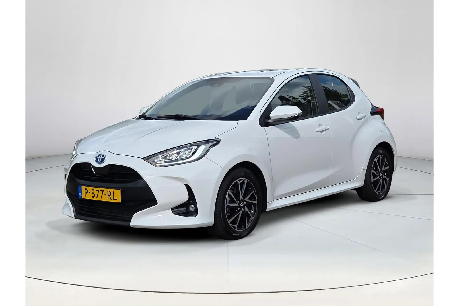 Toyota Yaris (2022) — foto 1