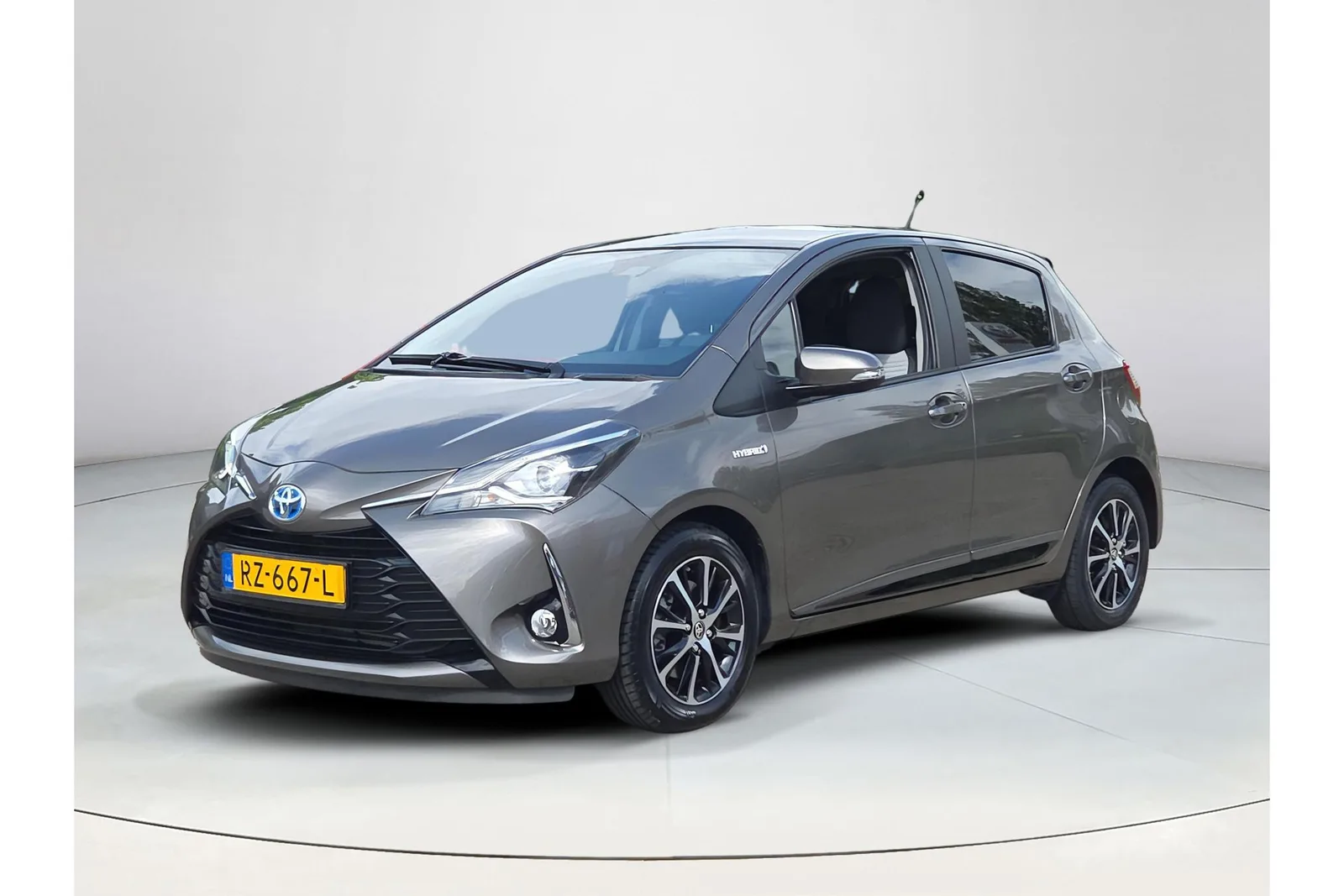 Toyota Yaris (2018) — foto 1