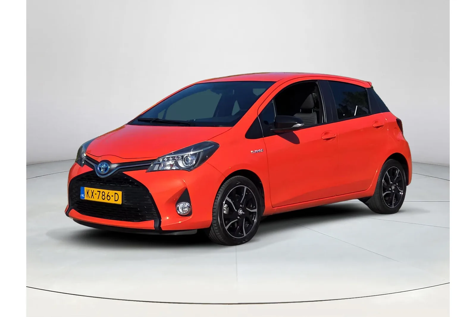 Toyota Yaris (2016) — foto 1